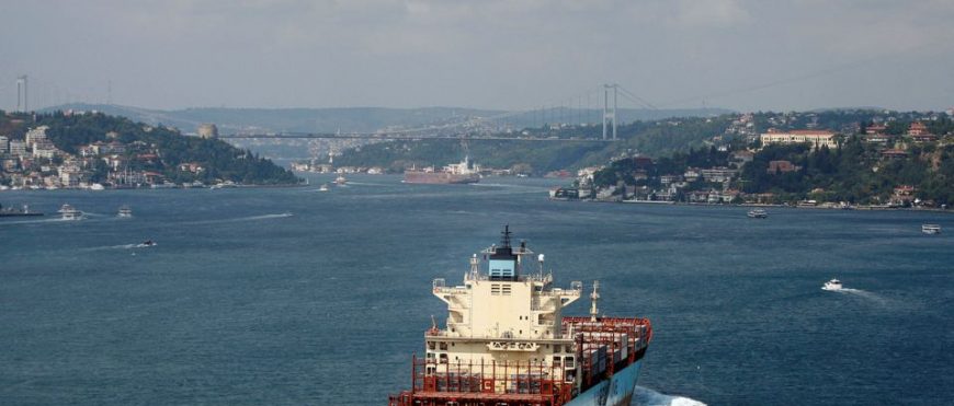 Ucrania dice que Rusia planta minas en el Mar Negro a medida que crecen los peligros del transporte marítimo